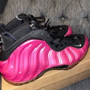 Mens size 11.5 brand new condition foamposite.